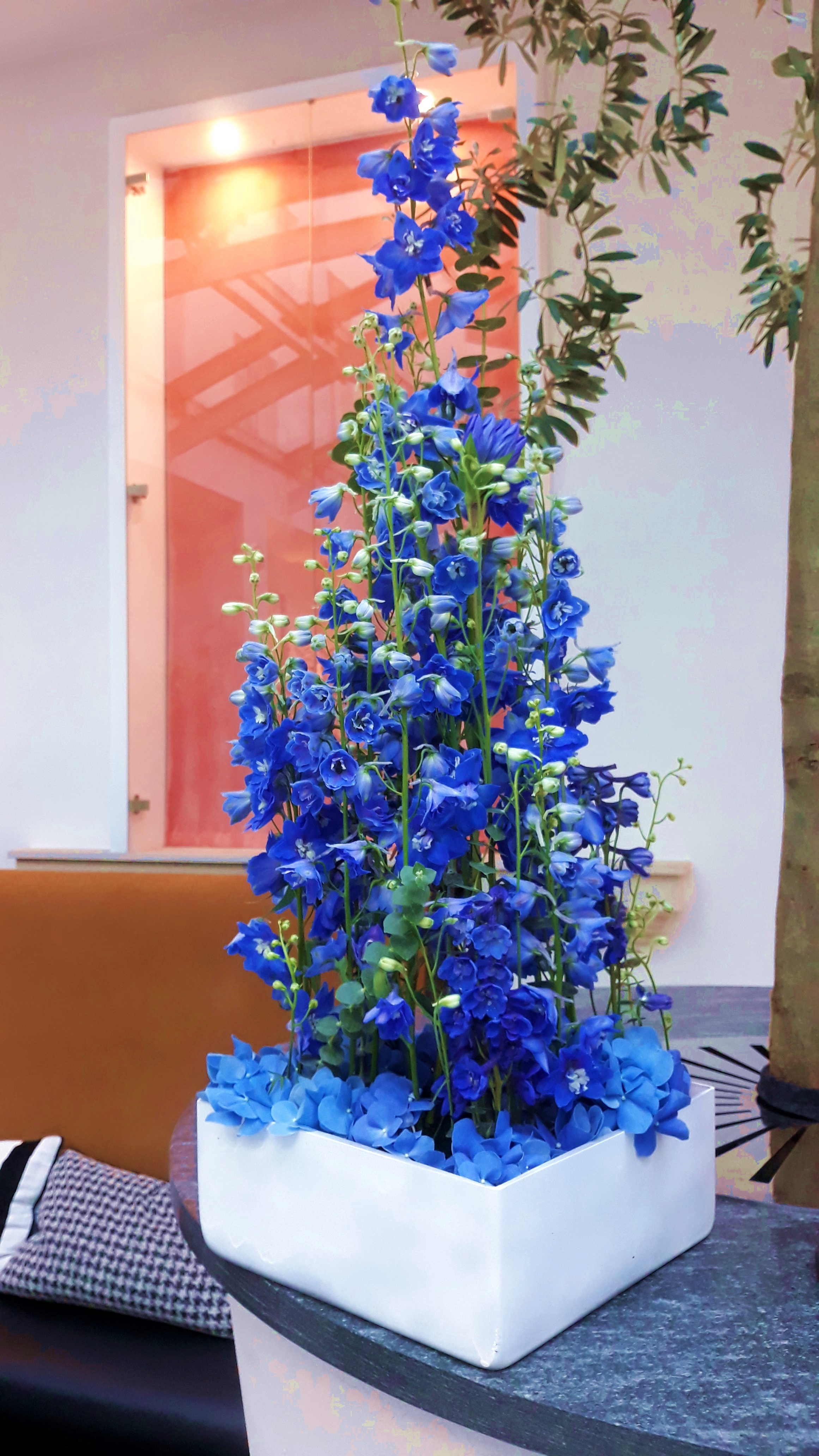 dekoracja eventu scenografia konferencji